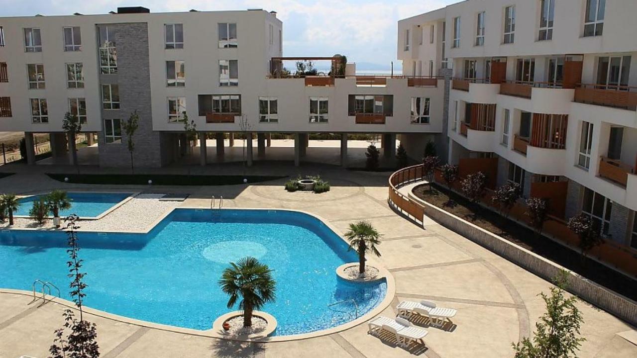 Apartments In Las Brisas Burgas Exterior photo